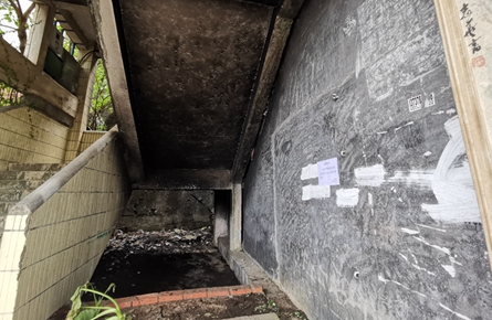 民宅公共樓梯間突發起火