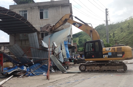 龍圩區兩個月內拆除違法違章建筑一萬多平方米